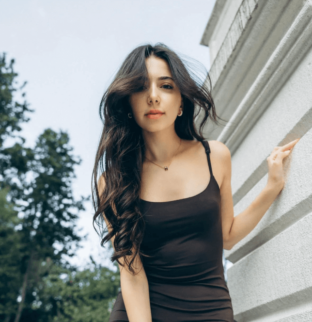 Verified profile photo of Amelia Wong-Lam, 22, Ottawa